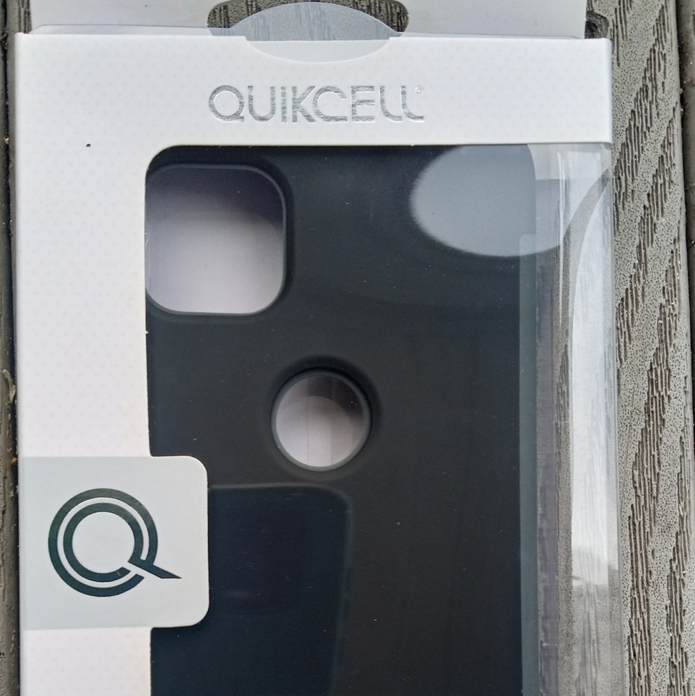 Quikcell Case Motorola One 5G Ace Black Kickstand